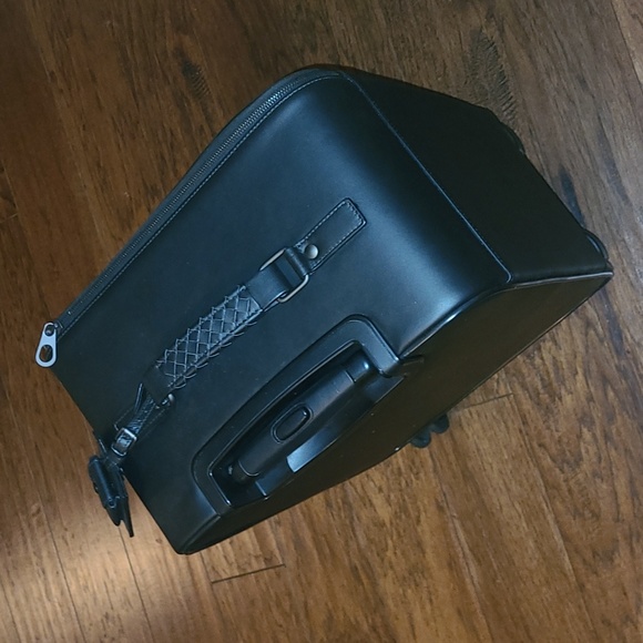 💕💯Authentic Bottega Veneta Luggage💕 - Picture 14 of 17